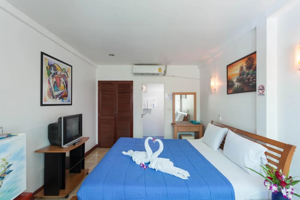 The Expat Hotel - photo 41