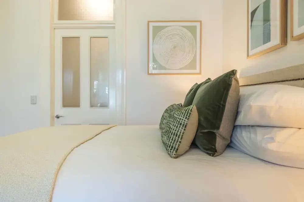 Modern 1-bed Studio Near Tramsheds - photo 2