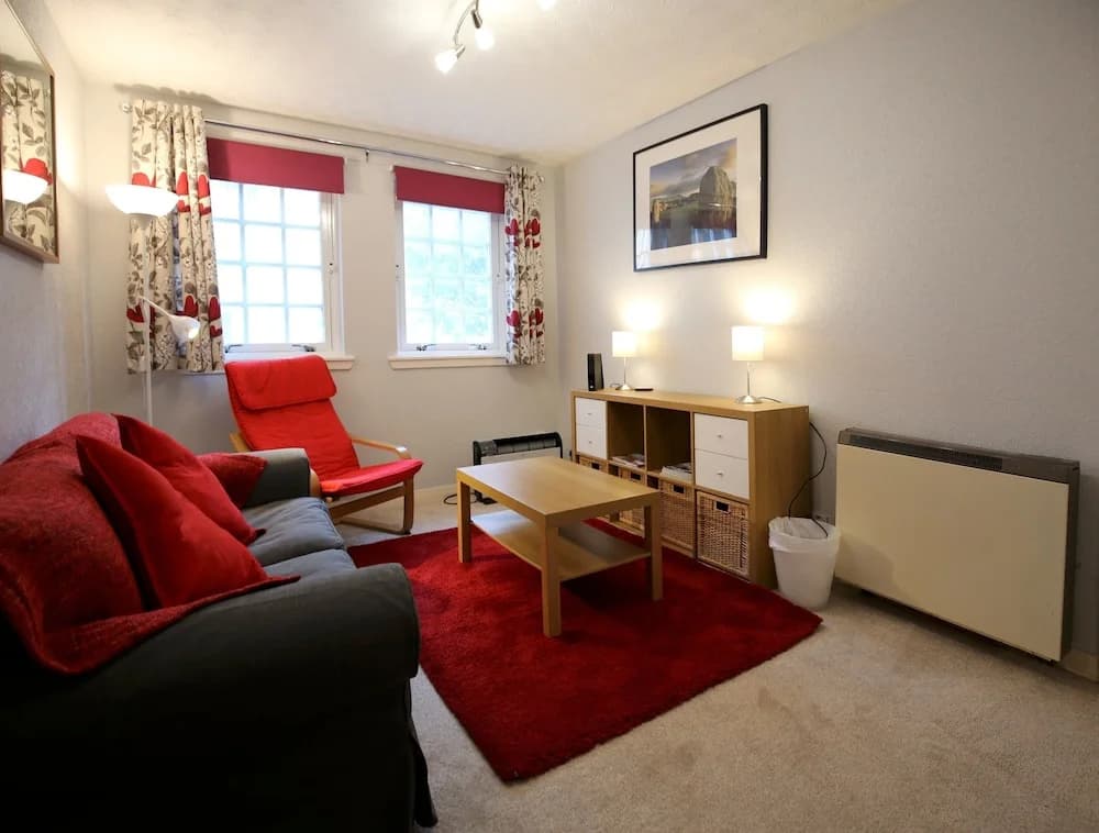 2 Bedroom Meadows Flat - photo 5