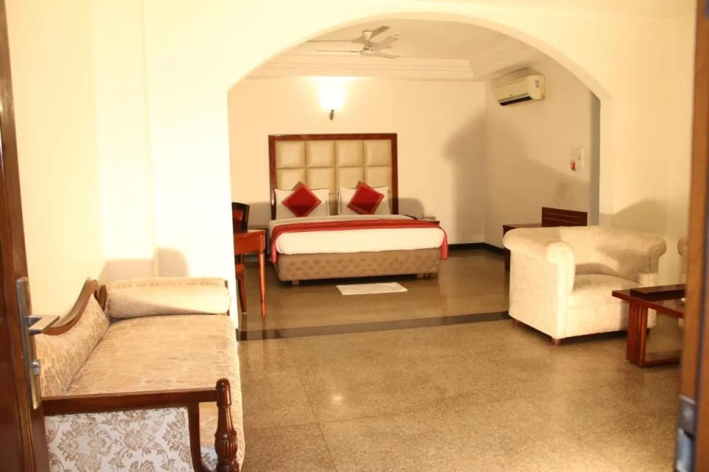 Lavanya Motel - photo 25