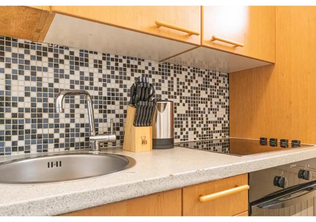 2 Pleasant Flats - Perfect for Long Stays - photo 12