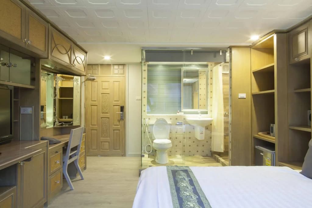 Golden Mountain Hostel - photo 11