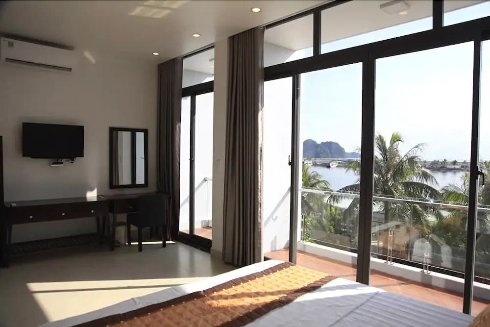 Sunshine Hotel - photo 10