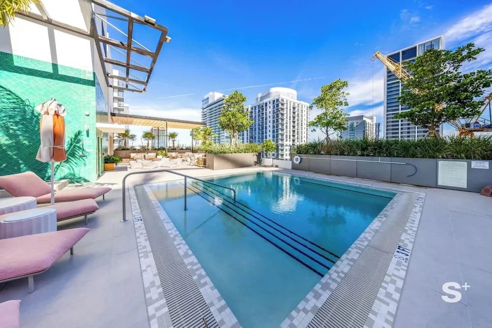 Skyline Views 1BR in - Rooftop pool - photo 14