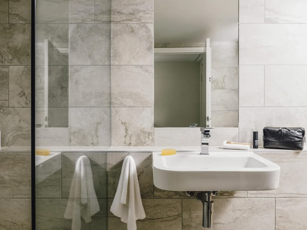 Quay West Suites Melbourne - photo 11