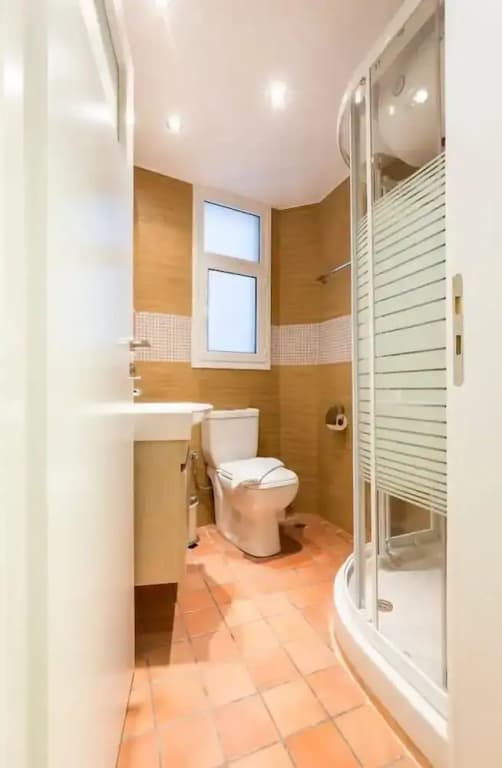 Downtown urban flat for 4 people in Plaka - photo 9