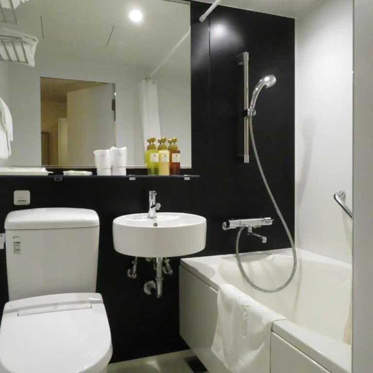 Arrow Hotel in ShinsaiBashi - photo 6