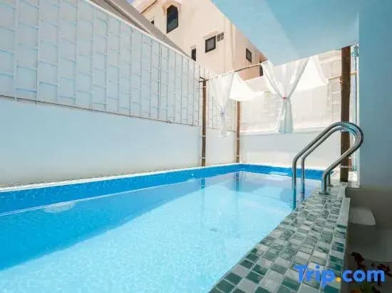 Ratchada Retreat Boutique Suites - photo 1