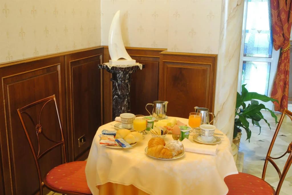 Hotel Boccaccio - photo 11