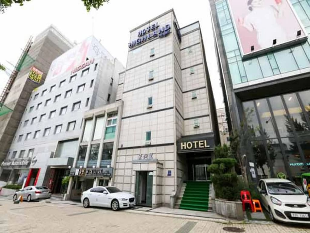 Hotel Highland - main photo