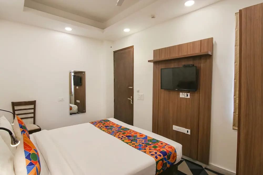 FabHotel Signature Luxe Inn - photo 4