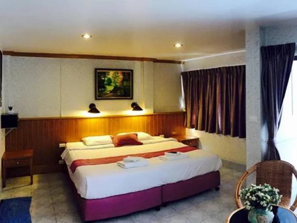 Leng Hotel - photo 2
