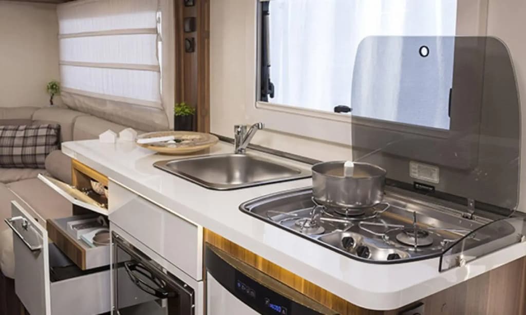 Go Outdoors Motor Home - Caravan Park - photo 9