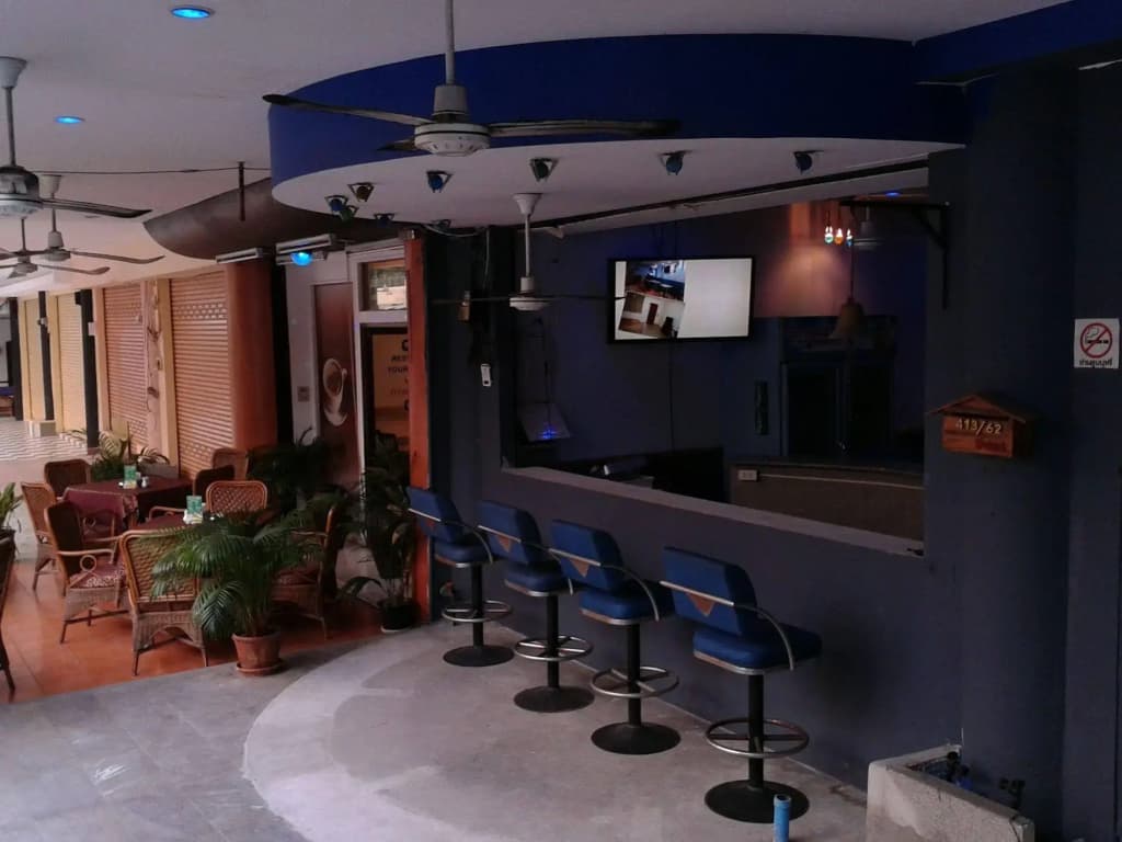 Key Bar and Guest House(คีย์ บาร์ แอนด์ เกสต์เฮาส์) - photo 2