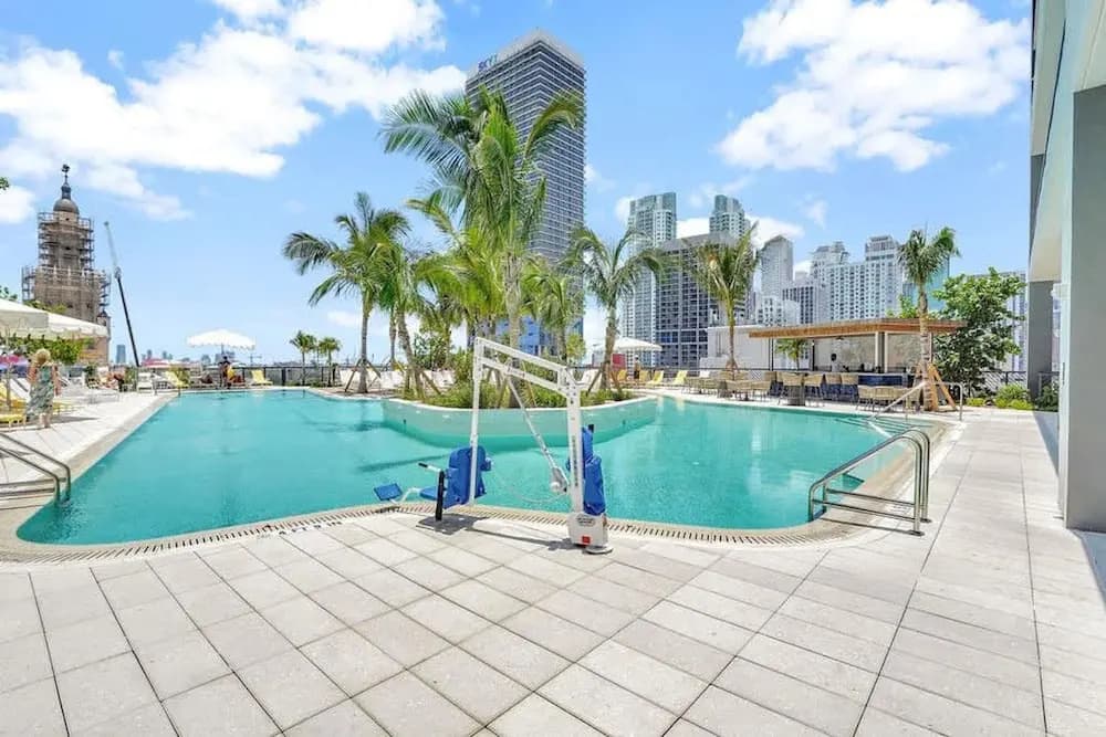 Oasis 1BR Apartment With Pool - photo 13