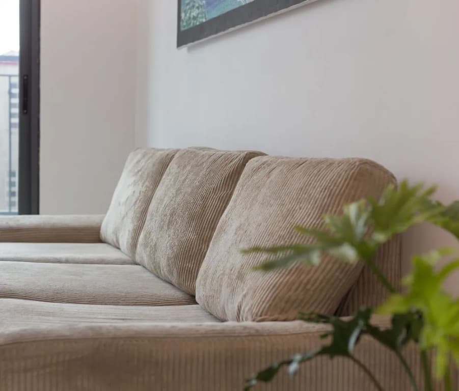 ONE 18 Ngoc Lam Apartment - photo 2