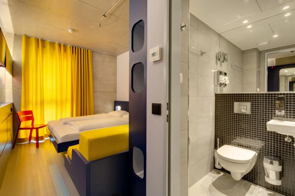 MEININGER Hotel Berlin East Side Gallery - photo 9