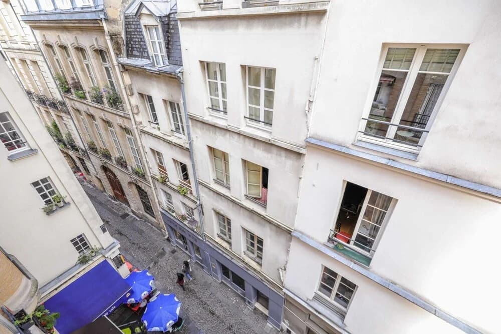 Very Nice and Charming 2 Room Apartment in Paris - photo 1