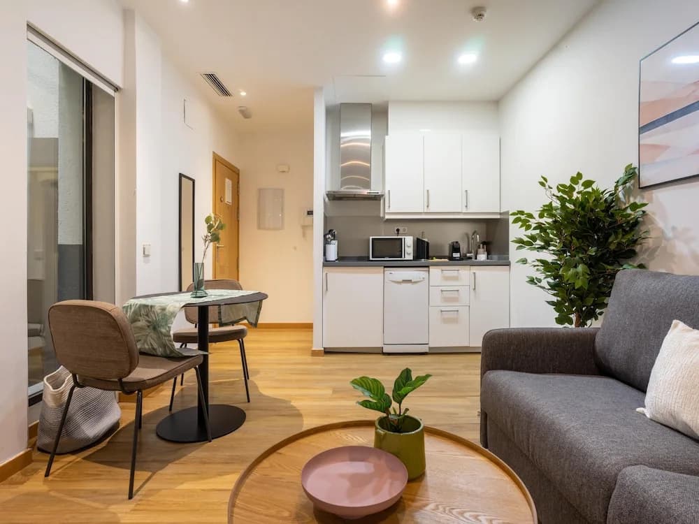 Limehome Madrid San Lorenzo - photo 19