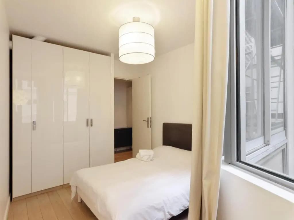 Sleek Apartments Near Saint Germain - photo 6