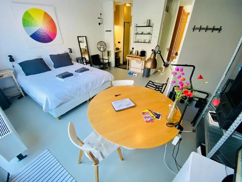 Comfortable private patio room - photo 2