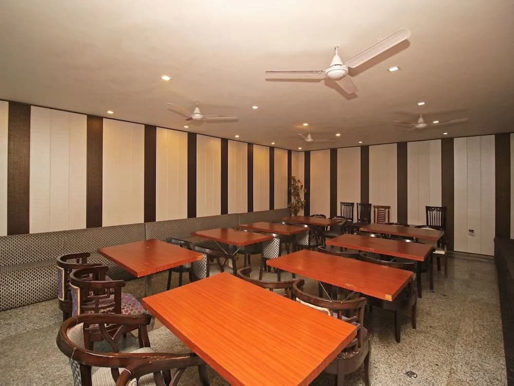OYO Collection O 476 Hotel Gera's - photo 17