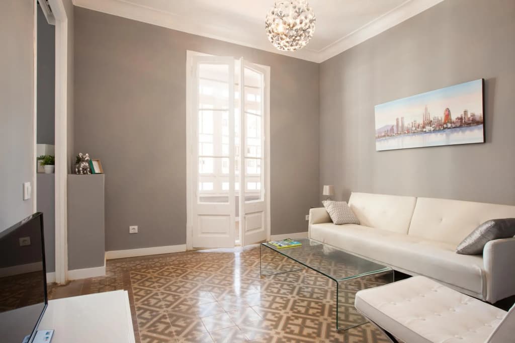 SOFIA 4 · Sofía's Gallery & Bath · Well Priced 6 Pax Spacious Home in Eixample - photo 4