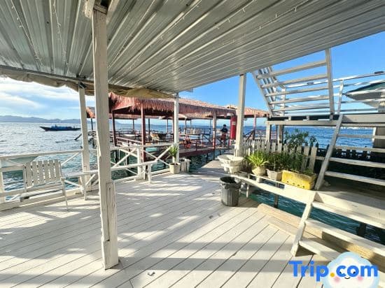 Vera Lavu Water Villa (24-Hour Chinese Housekeeper Service & Unlimited Snorkeling) - photo 9