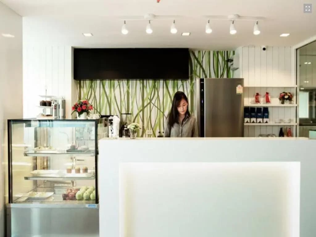 Crystal Suites Suvarnabhumi Airport - photo 29