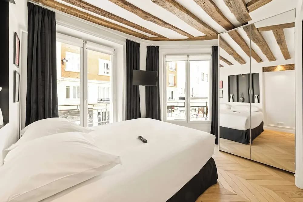 2bdr/5p Apartment au Centre de Paris in Downtown Paris - photo 1