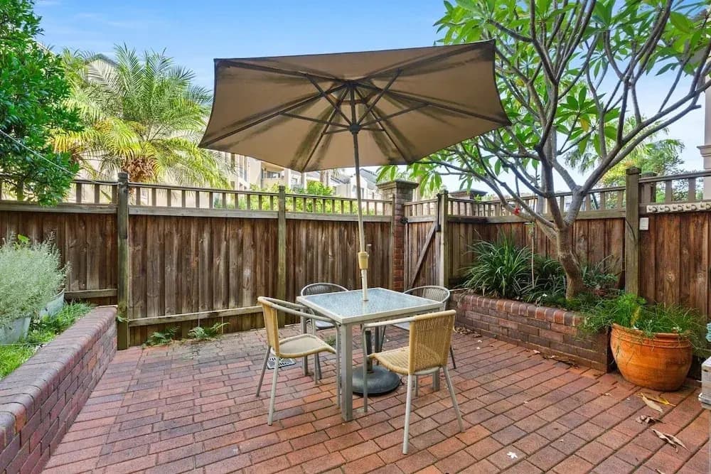 Elegant Stay in Balmain With Pool Access - photo 11