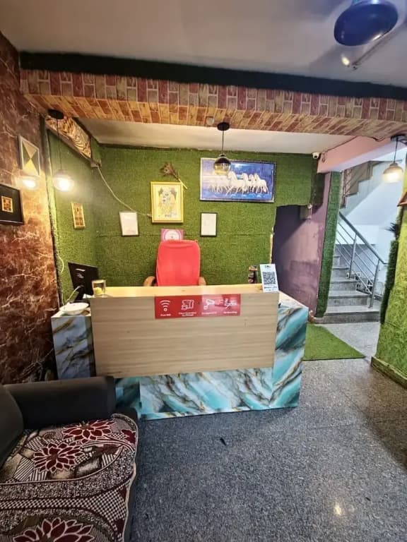 Green Orbit Hotel - photo 4