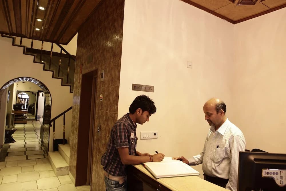 Hotel Delhi Darbar - photo 17