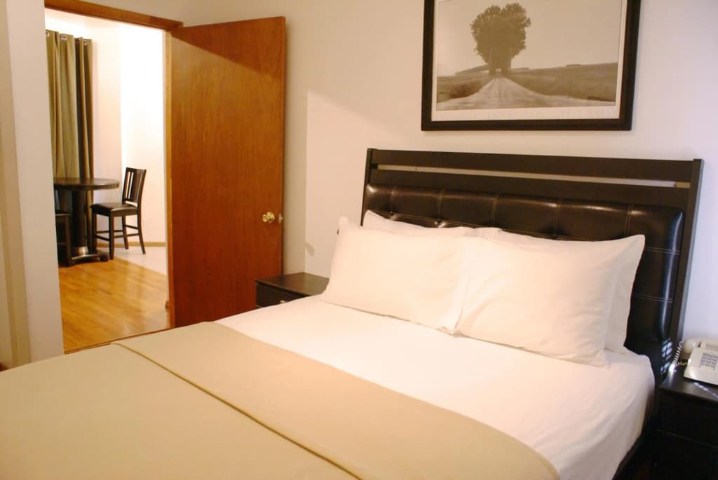 Off Soho Suites Hotel - photo 5