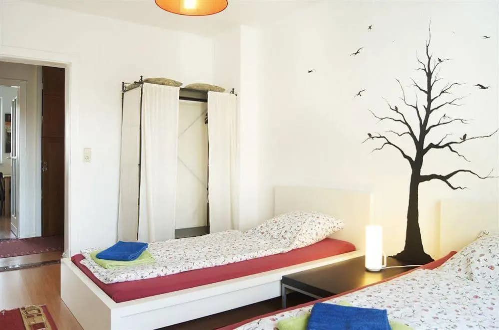 City-Center 3-room Apartment in Mitte - photo 3