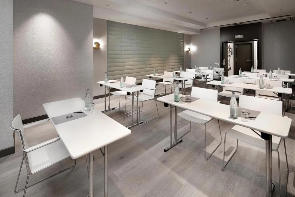 Olivia Plaza Hotel - photo 43