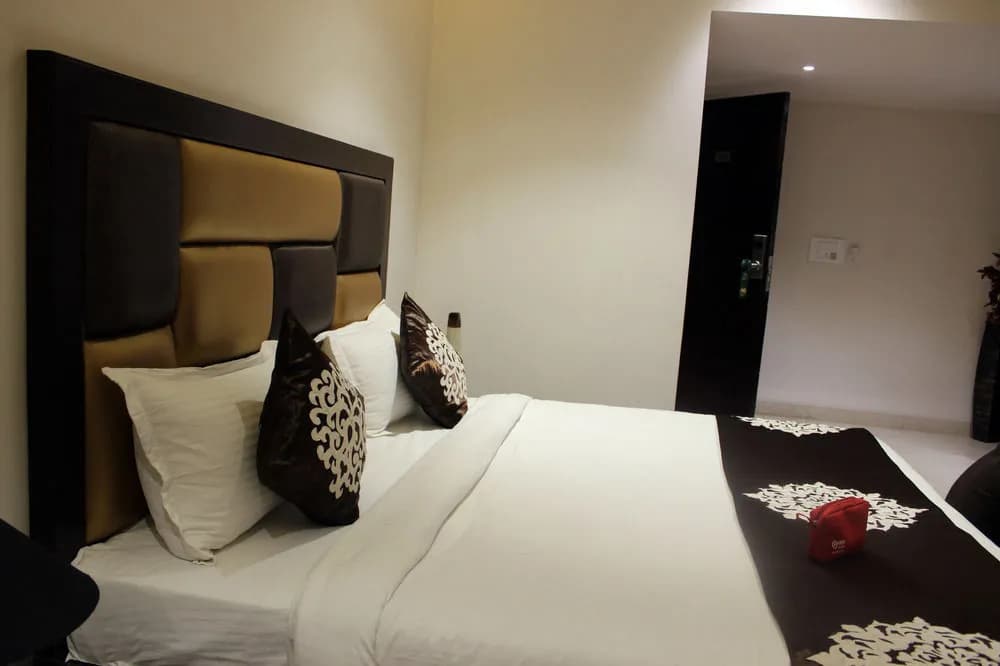 OYO 550 Hotel Aura Grand Residency - photo 4