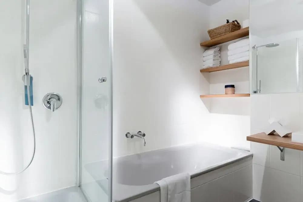 Central Mitte Design Apartment - photo 6