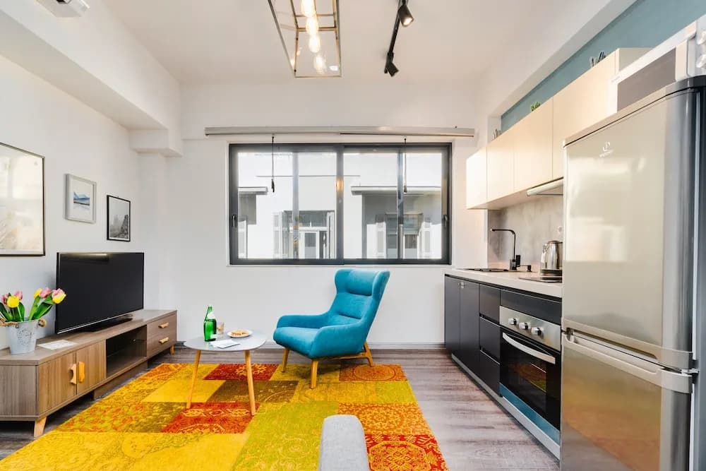"sanders Home Suites - Pleasant Downtown Studio" - photo 1