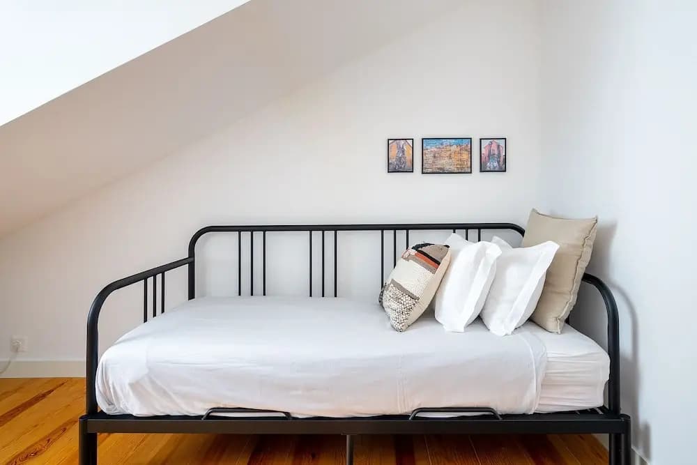 Riverside View 2-Bed For Remote Workers & Digital Nomads - photo 5