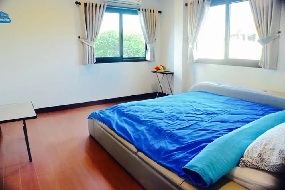 3 Bedroom House @Skytrain - photo 4
