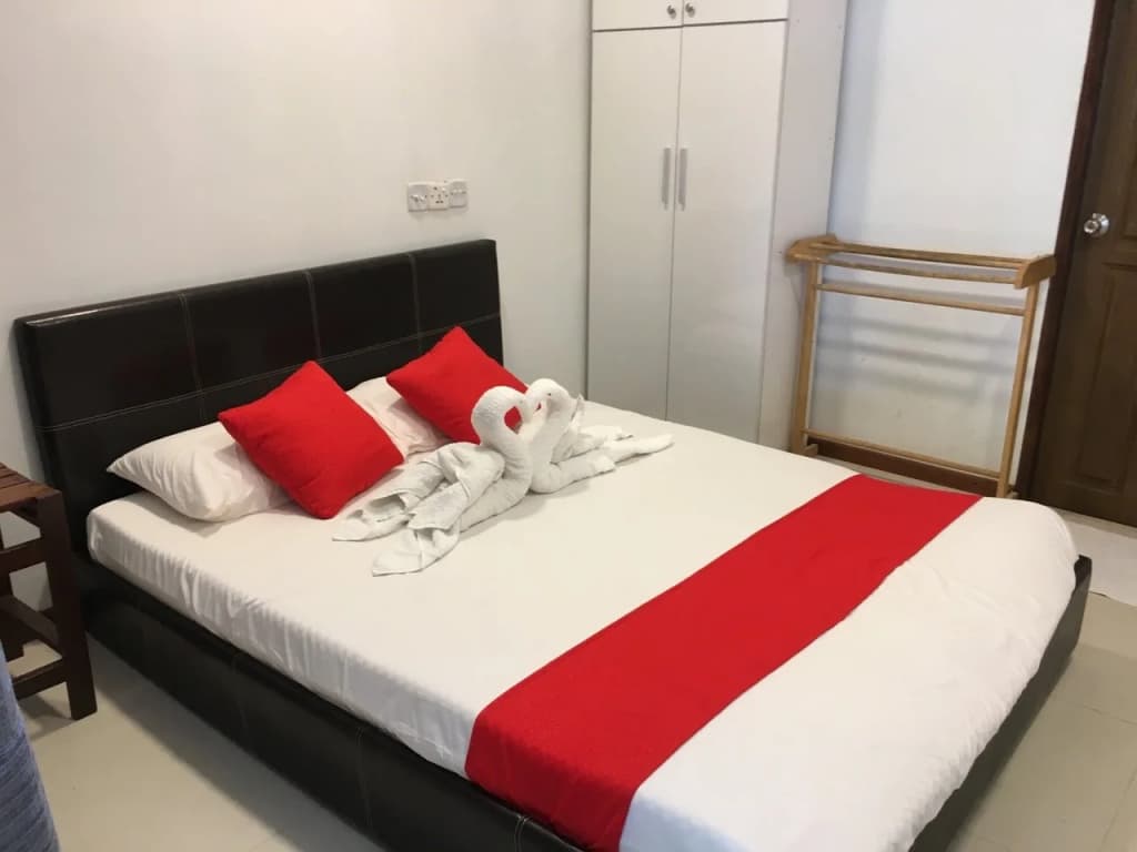 Surf Deck Guest House - photo 2