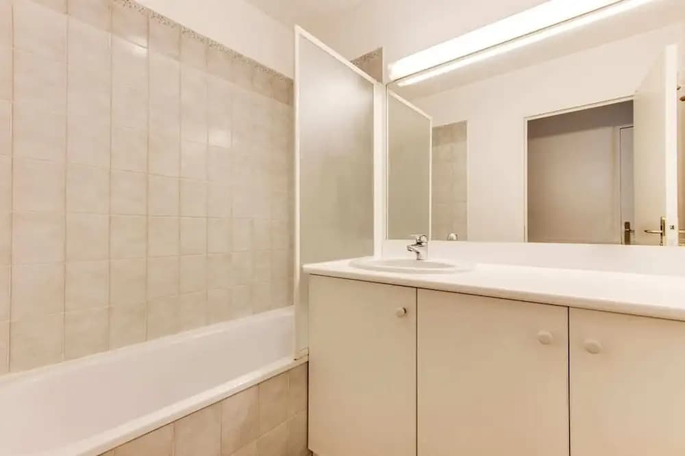 Bright 3BR Duplex Near Nation - photo 6