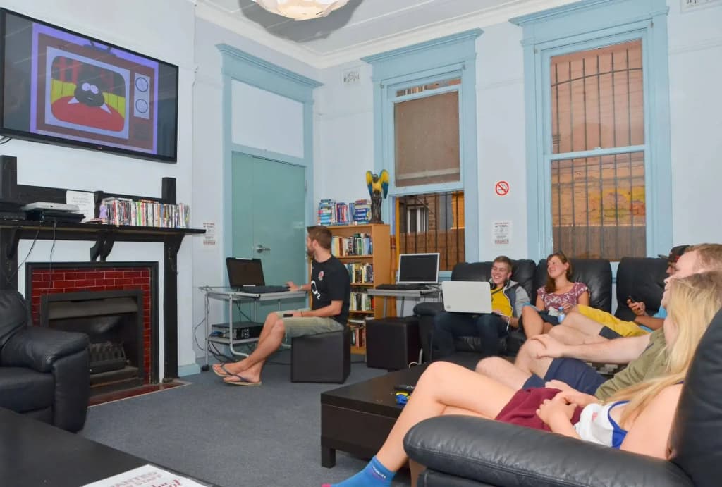 Blue Parrot Youth Hostel - photo 18
