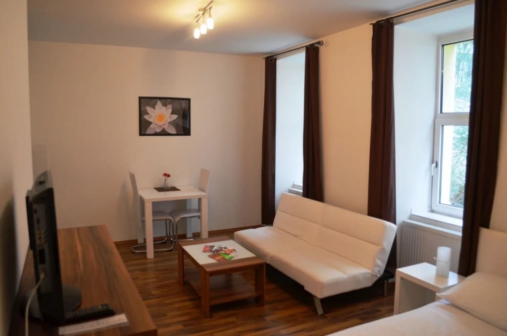 Grand Central Studio Apartments - photo 1