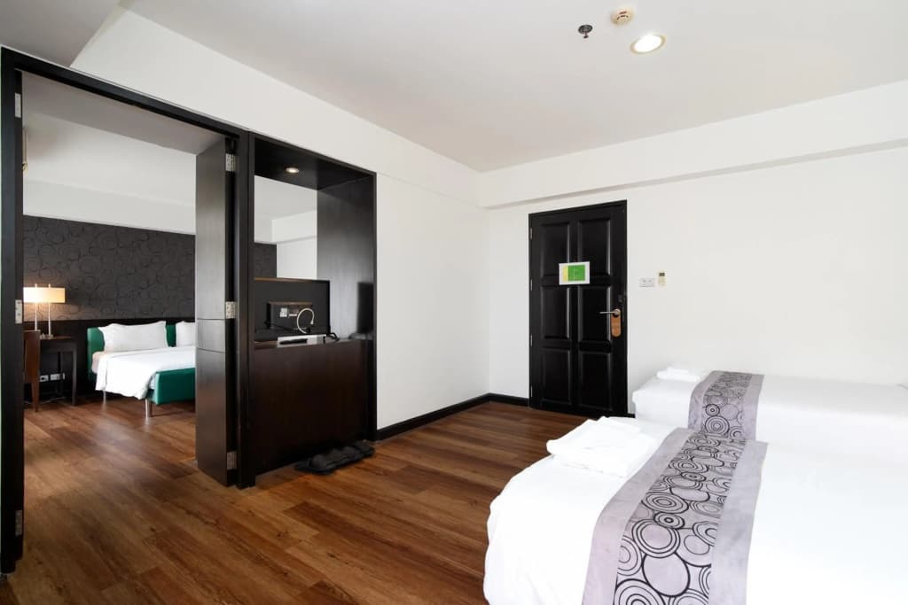 Lily Hotel Bangkok - photo 41