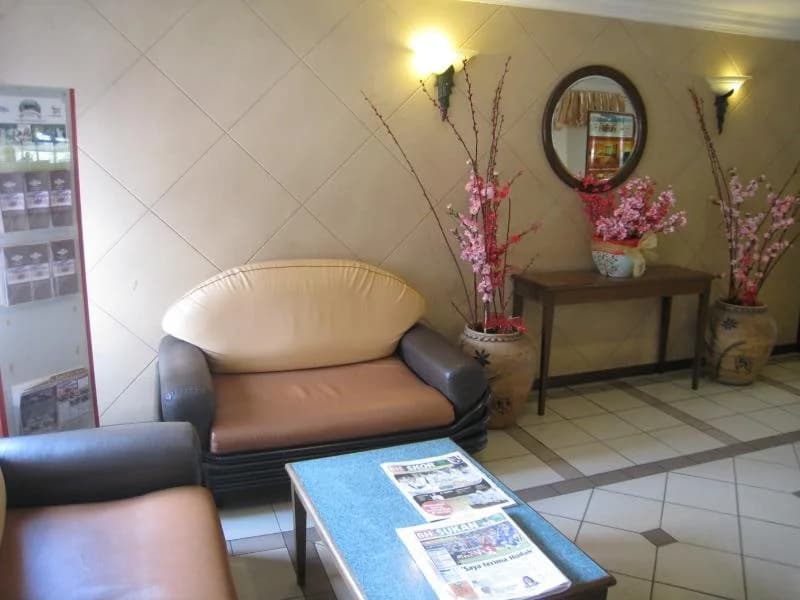 CentrePoint Hotel - photo 1