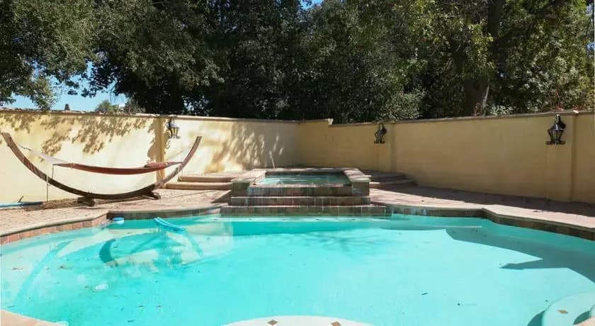 Encino 5 Bedroom House-Private Pool - photo 5