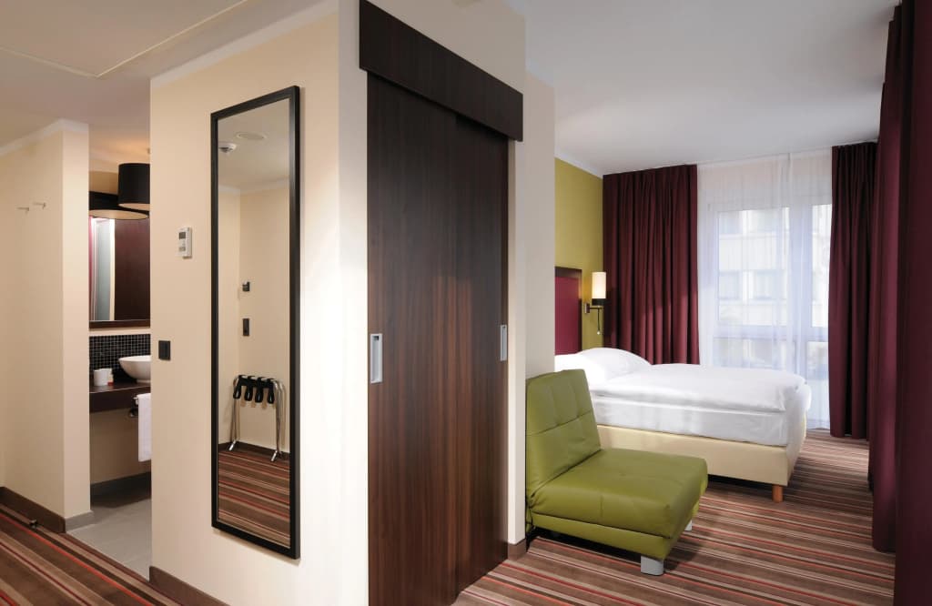 Leonardo Hotel Berlin - photo 6