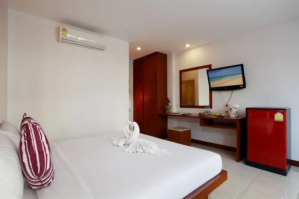 B Bossa Patong Hotel - photo 6